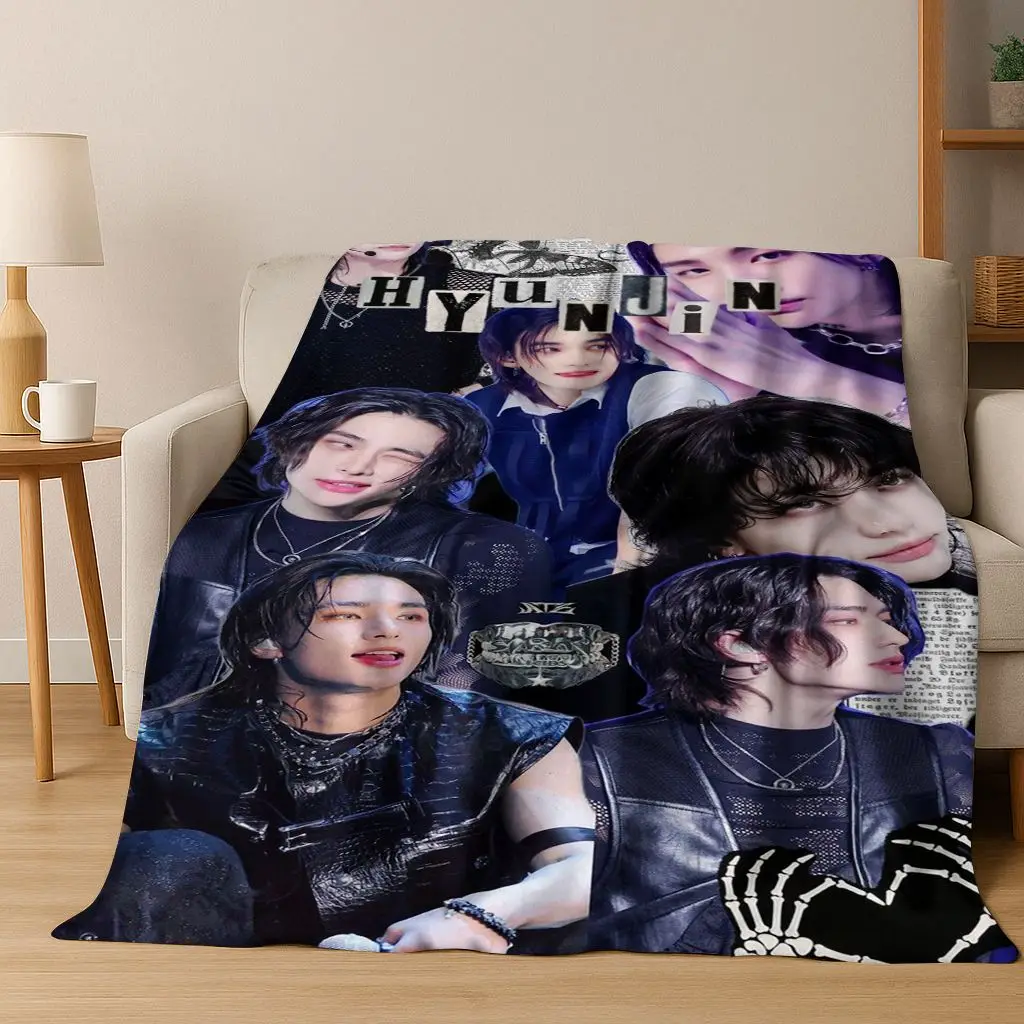 Home Office Cozy - D Hyunjin Solo KPOP flanelle jeter